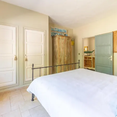 Stephanie Villa L' Escala
